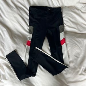 Aeropostale Size Medium Black leggings with side color block panel w/pockets